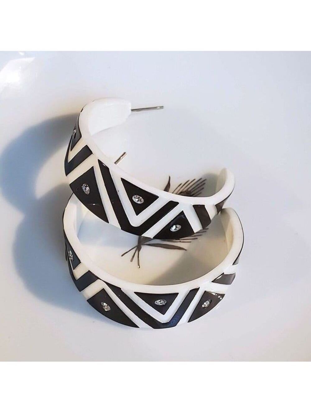 Vintage Y2K White Black Lucite Austrian Crystal Zig Zag Triangle Hoop Earrings